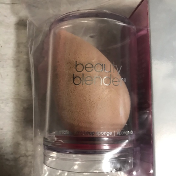 BEAUTYBLENDER Liquid Whip Foundation Sponge 3.2 W - Picture 16 of 16